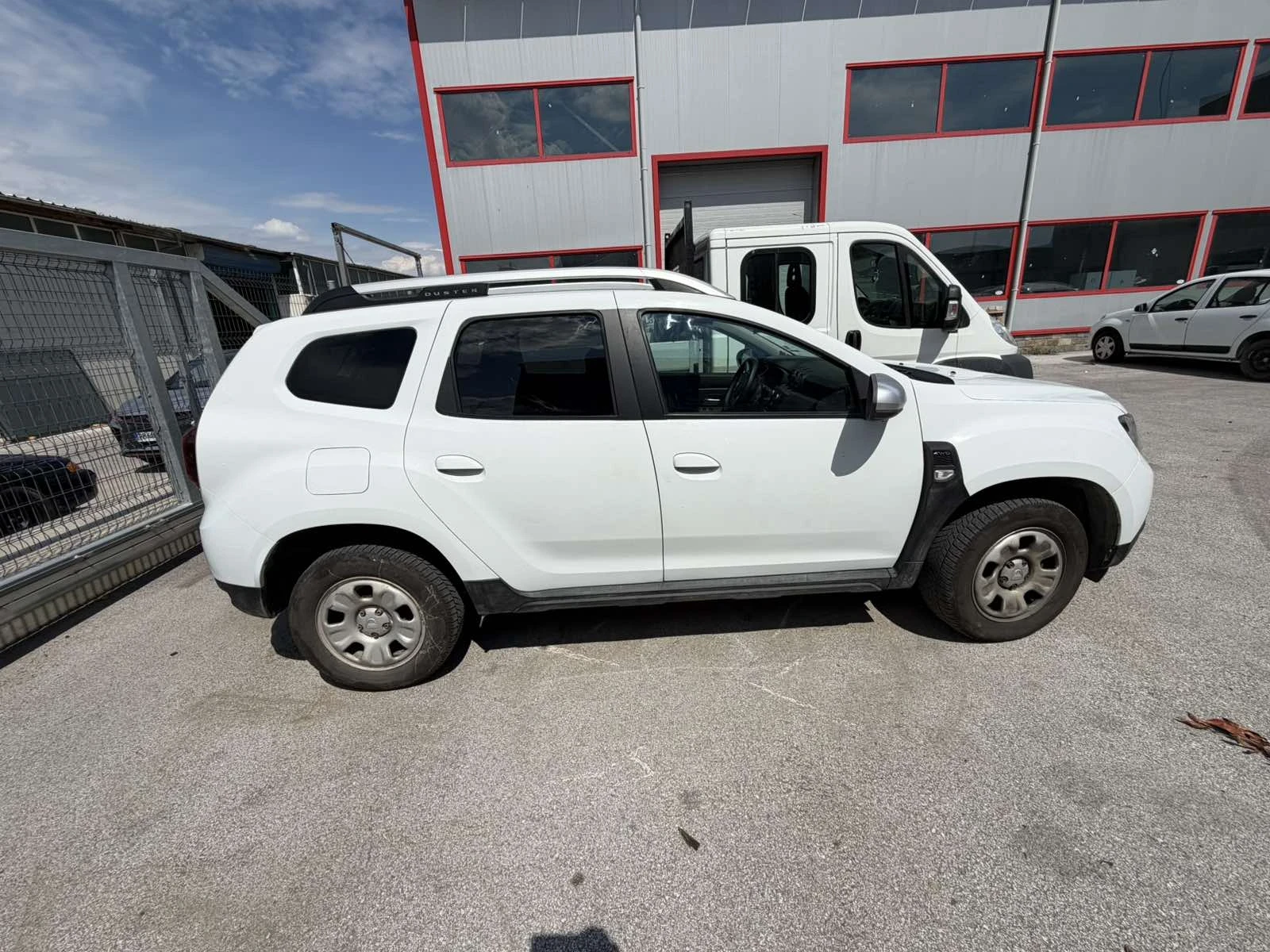 Dacia Duster, снимка 3 - Автомобили и джипове - 55034368