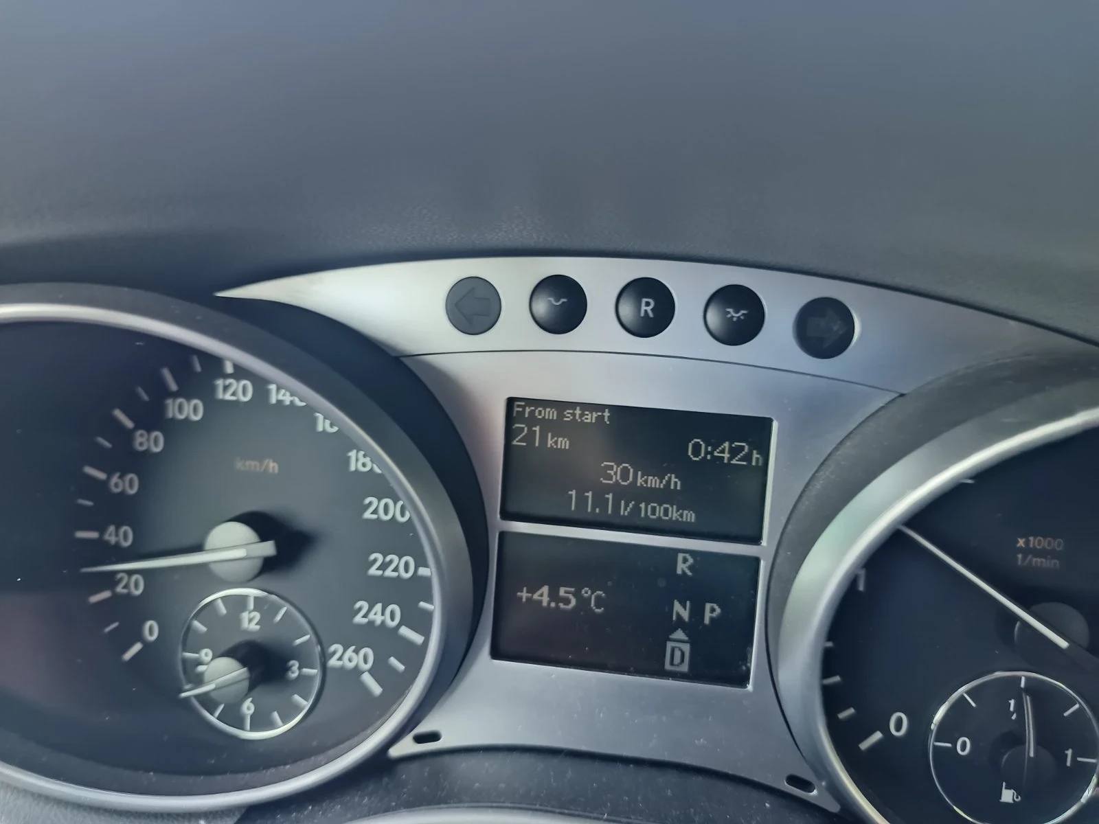 Mercedes-Benz ML 320, снимка 7 - Автомобили и джипове - 56181375