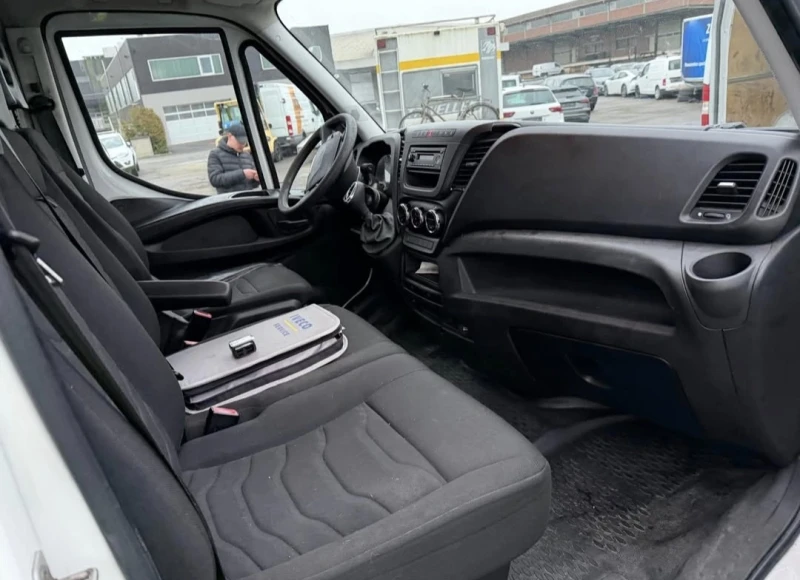 Iveco Daily 35s17* HI-MATIC* КЛИМА* МАКСИ* ШВЕЙЦАРИЯ* , снимка 6 - Бусове и автобуси - 52887391