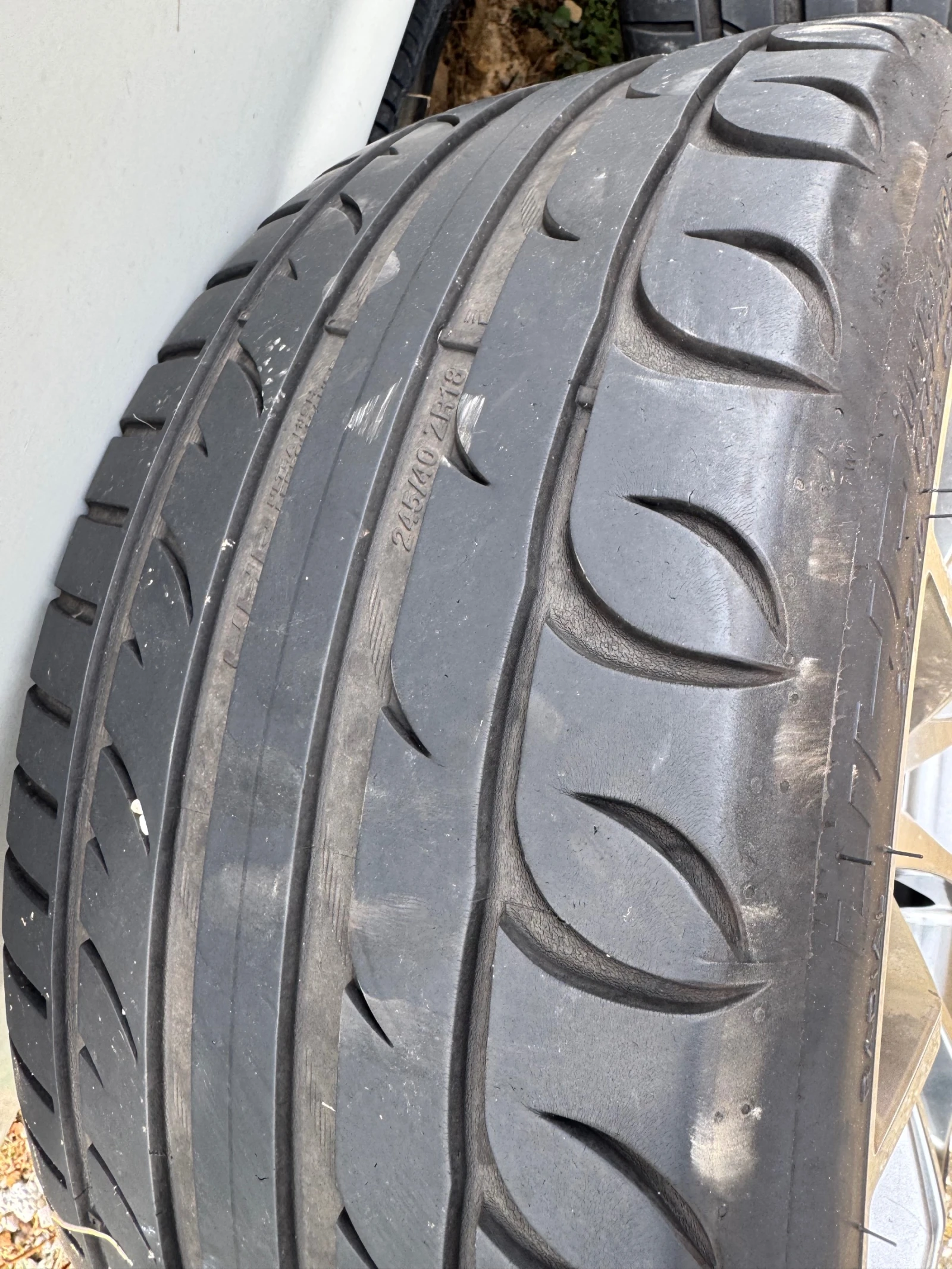 Гуми с джанти Kormoran 245/40R18, снимка 2 - Гуми и джанти - 53752383