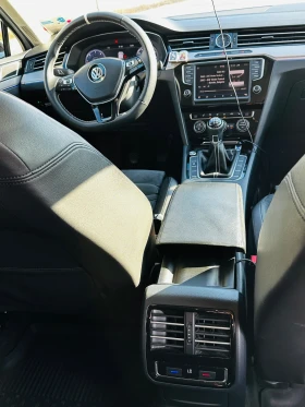 VW Passat R-Line / Highline / Обслужен / Нов съединител  - 11899 € / 23272.42 лв. - 19331445 13