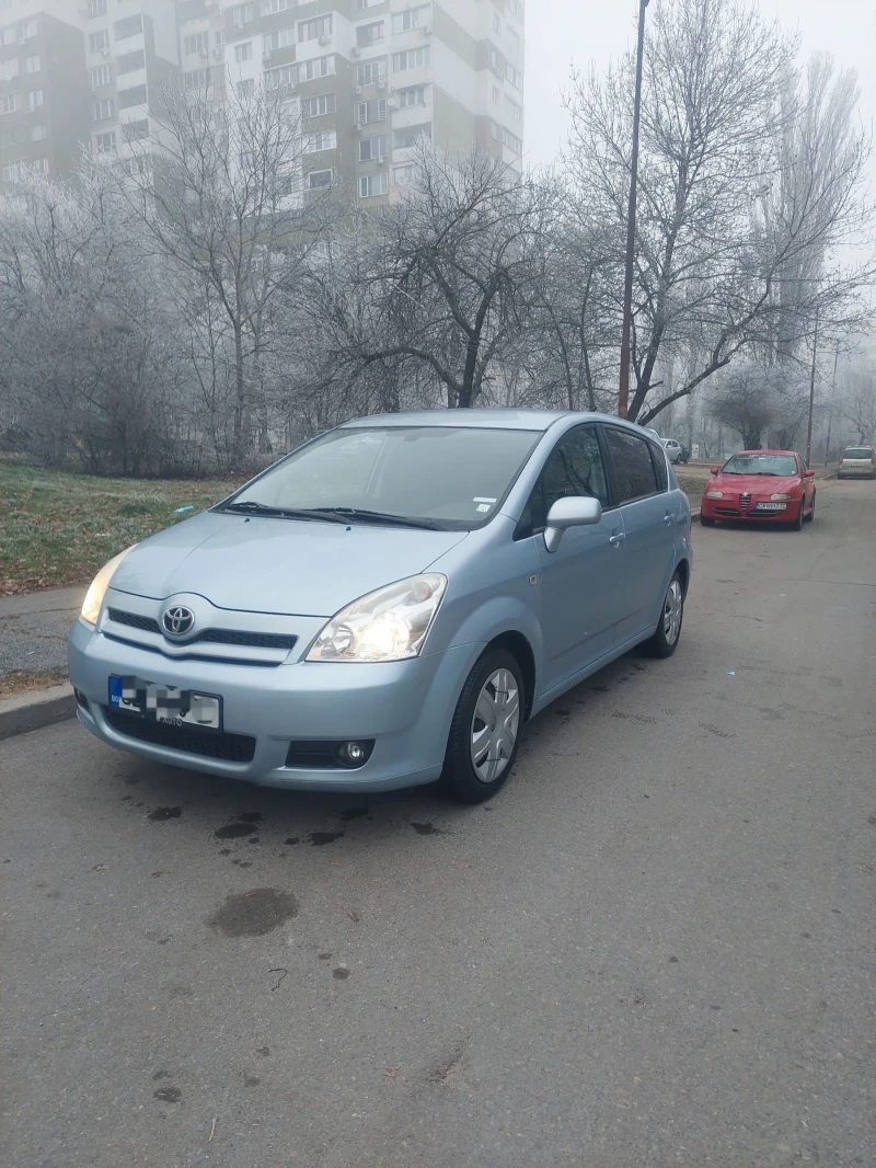 Toyota Corolla verso 1.8 VVTI, снимка 2 - Автомобили и джипове - 48871474