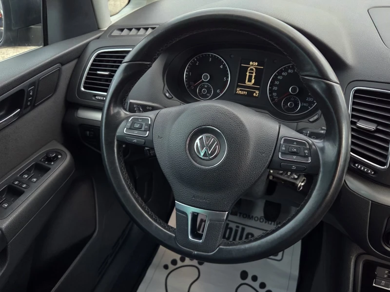 VW Sharan 2.0TDI, снимка 17 - Автомобили и джипове - 51956228