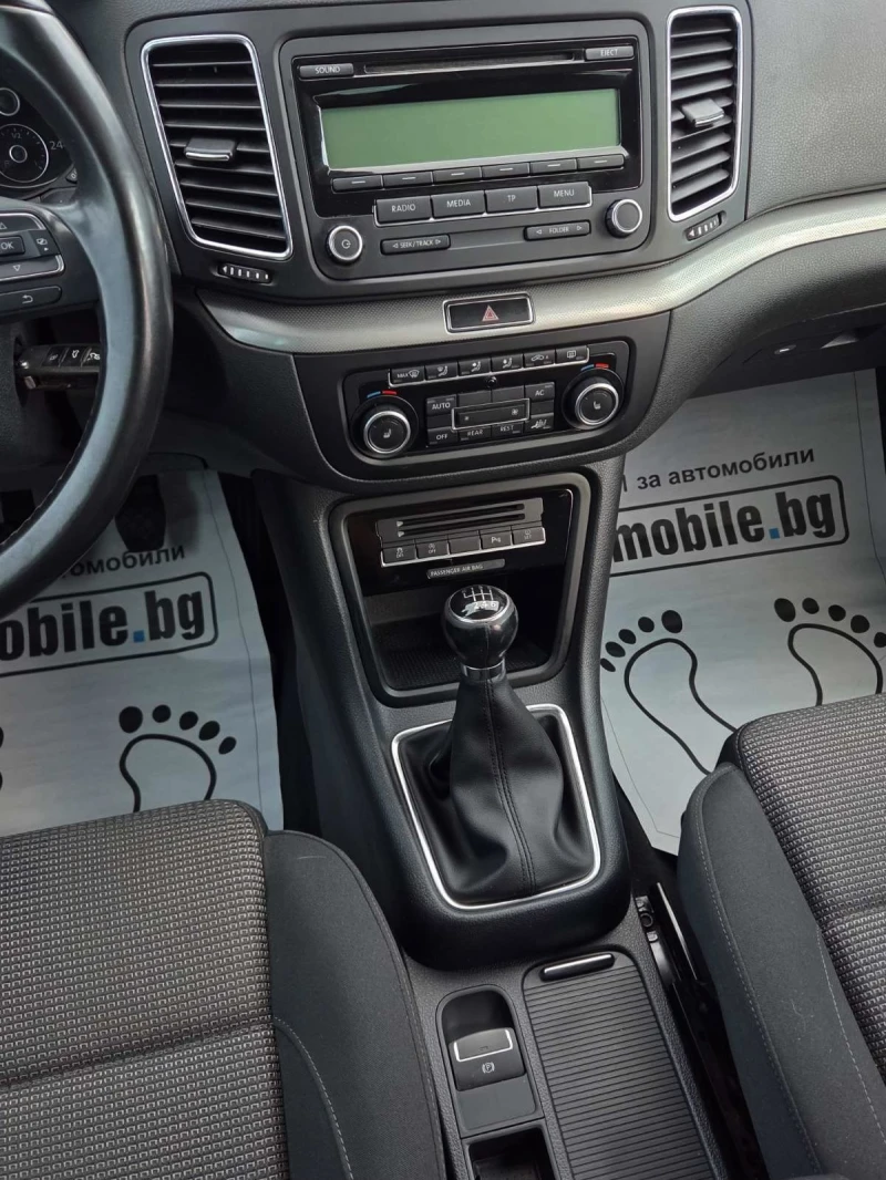 VW Sharan 2.0TDI, снимка 16 - Автомобили и джипове - 51956228