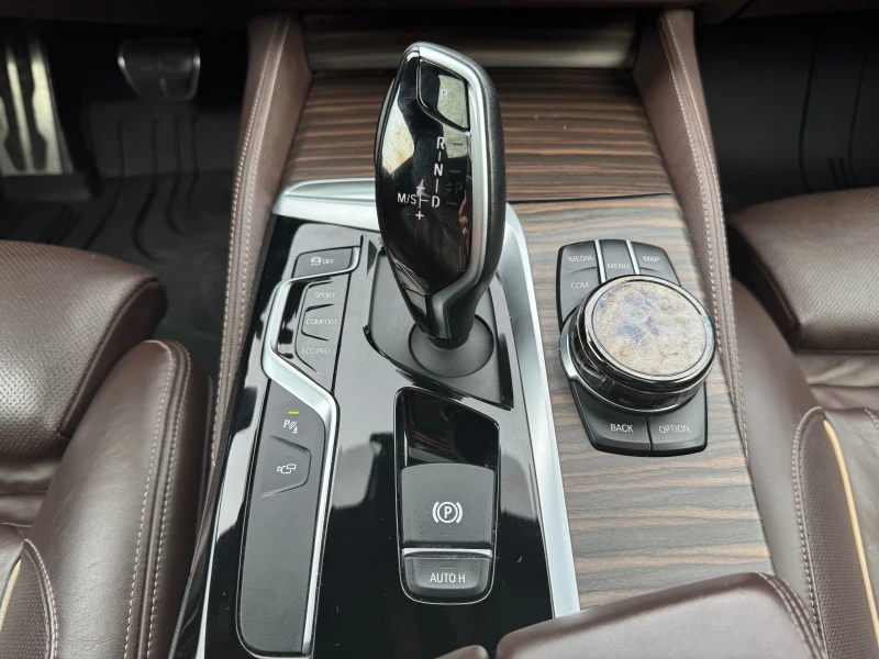 BMW 540 xDrive M Sport, снимка 14 - Автомобили и джипове - 52773771