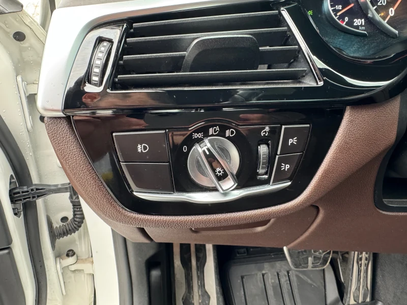 BMW 540 xDrive M Sport, снимка 16 - Автомобили и джипове - 52773771