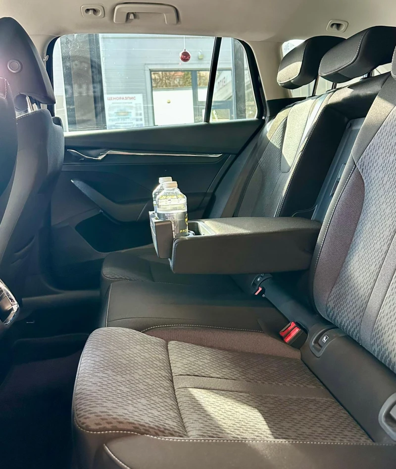 Skoda Octavia 2.0 TDI * LED* Лизинг, снимка 14 - Автомобили и джипове - 53008255