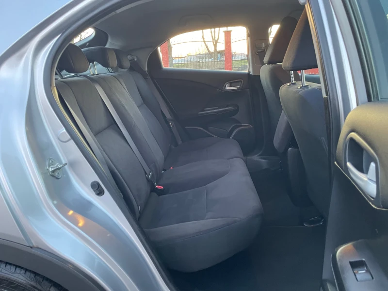 Honda Civic  Facelift 1.4i 100к.с, снимка 14 - Автомобили и джипове - 53136236