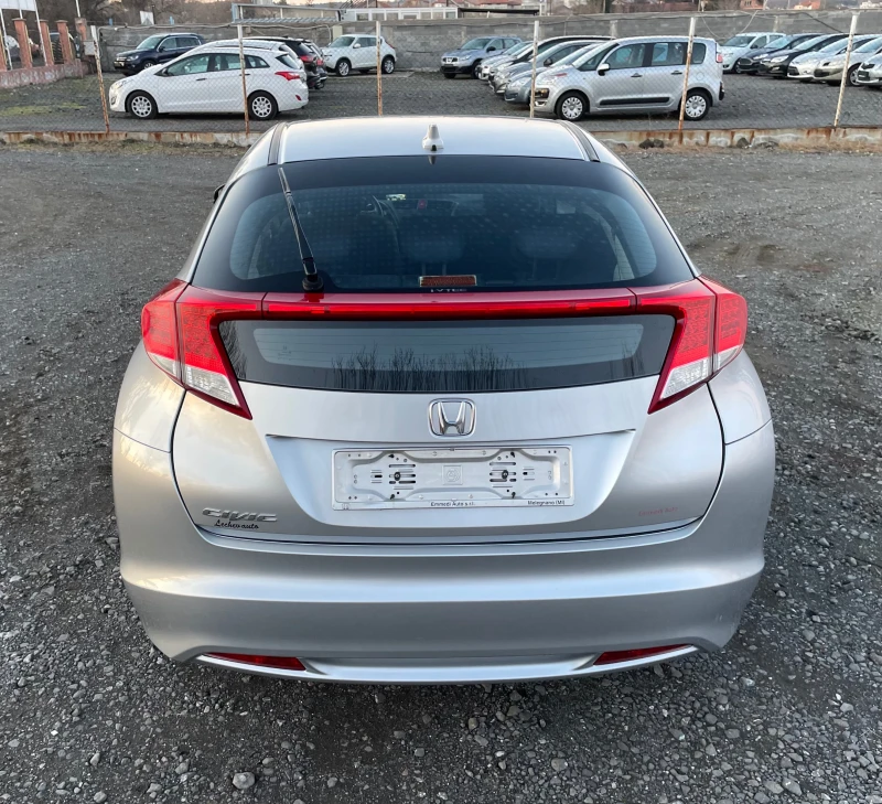 Honda Civic  Facelift 1.4i 100к.с, снимка 7 - Автомобили и джипове - 53136236