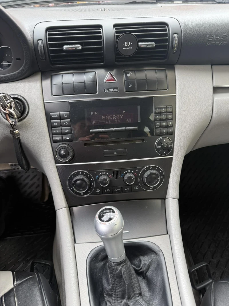 Mercedes-Benz C 220, снимка 7 - Автомобили и джипове - 53292806