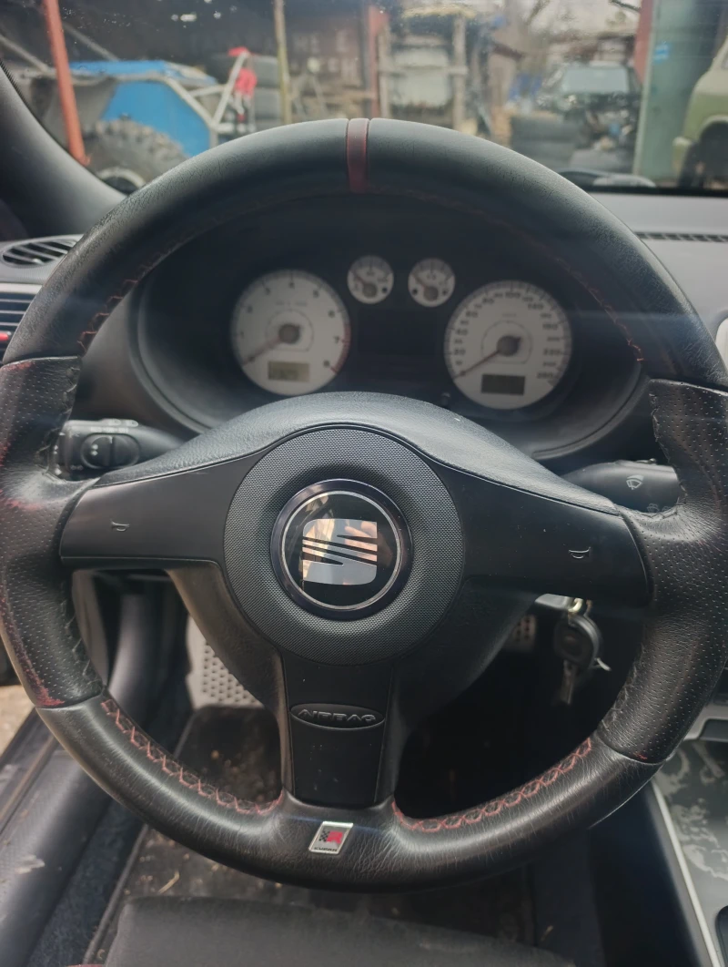 Seat Leon BAM 225k Купра, снимка 6 - Автомобили и джипове - 53328850