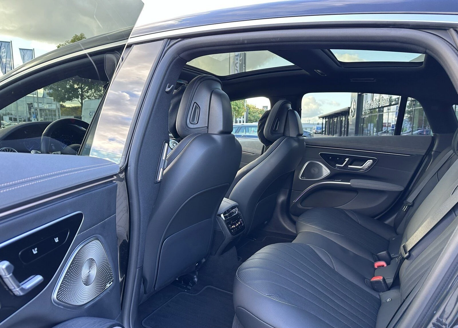 Mercedes-Benz EQS 580 AMG/4-MATIC/HYPESCREEN/BURM/PANO/HEAD UP/360/  | Mobile.bg   12