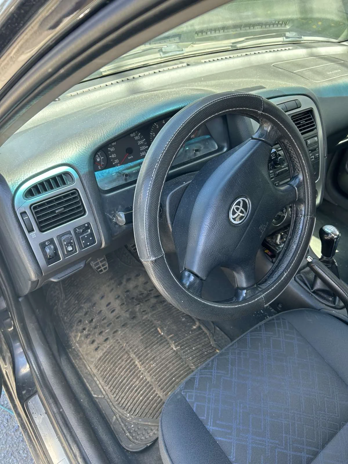 Toyota Avensis  - изображение 2