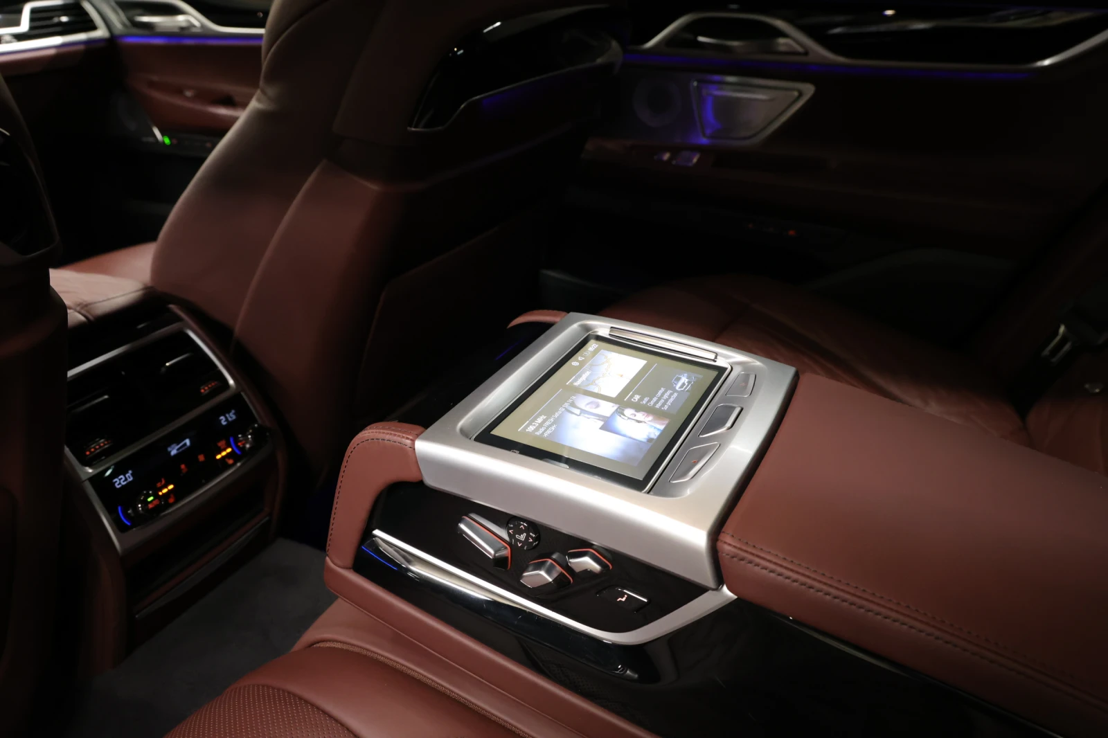 BMW 750 i xDrive M Sport Paket Individual | Mobile.bg   15