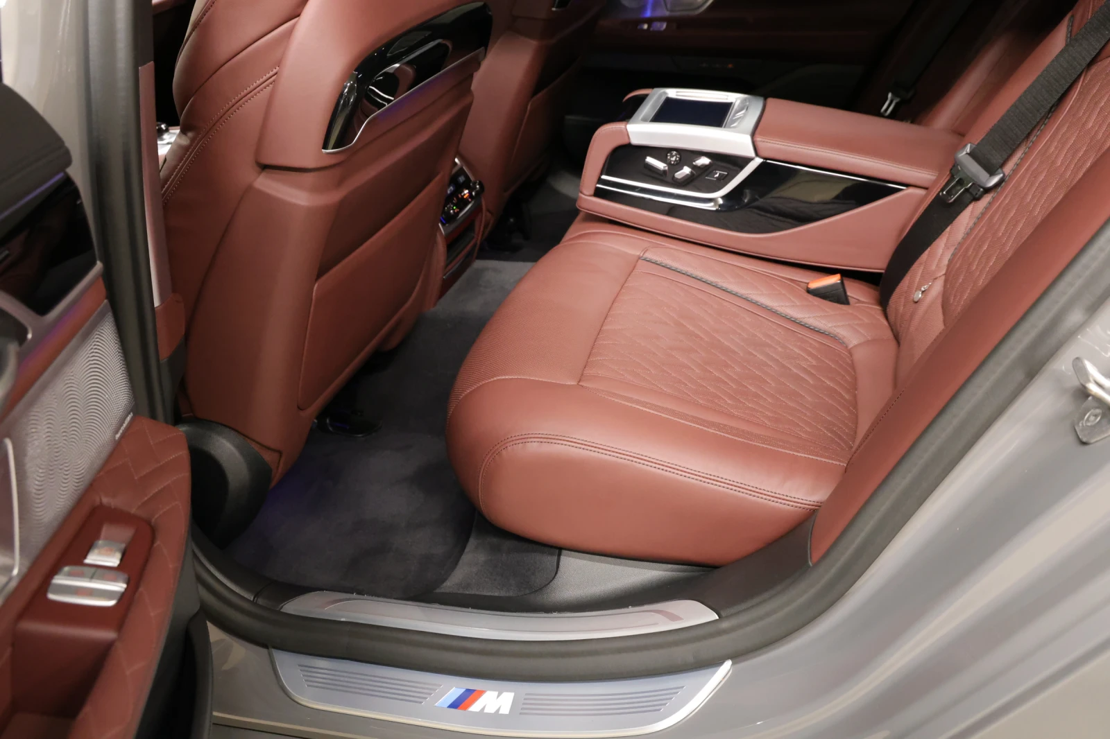 BMW 750 i xDrive M Sport Paket Individual | Mobile.bg   14