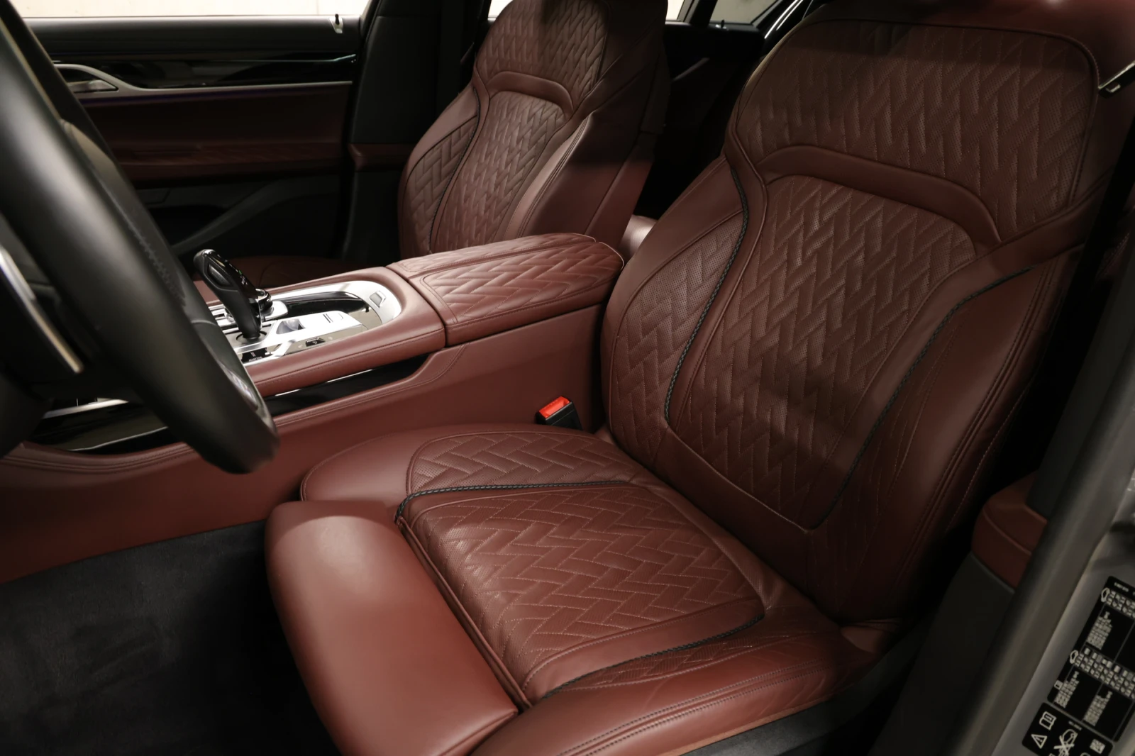 BMW 750 i xDrive M Sport Paket Individual - изображение 7