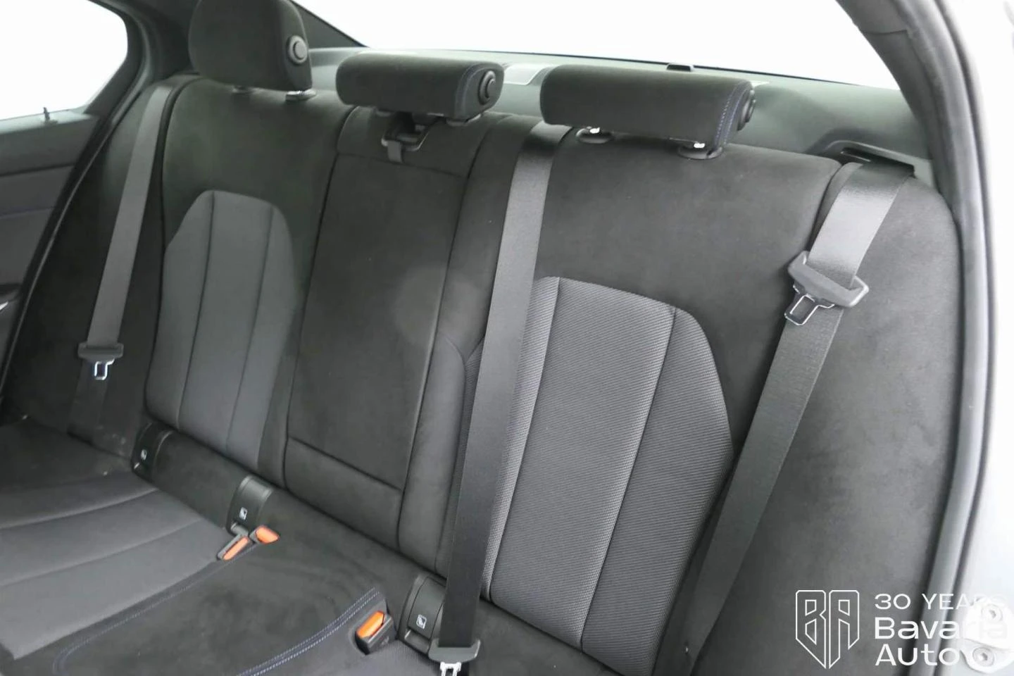 BMW 320 i xDrive M Sport Paket Sportautomatic - изображение 8