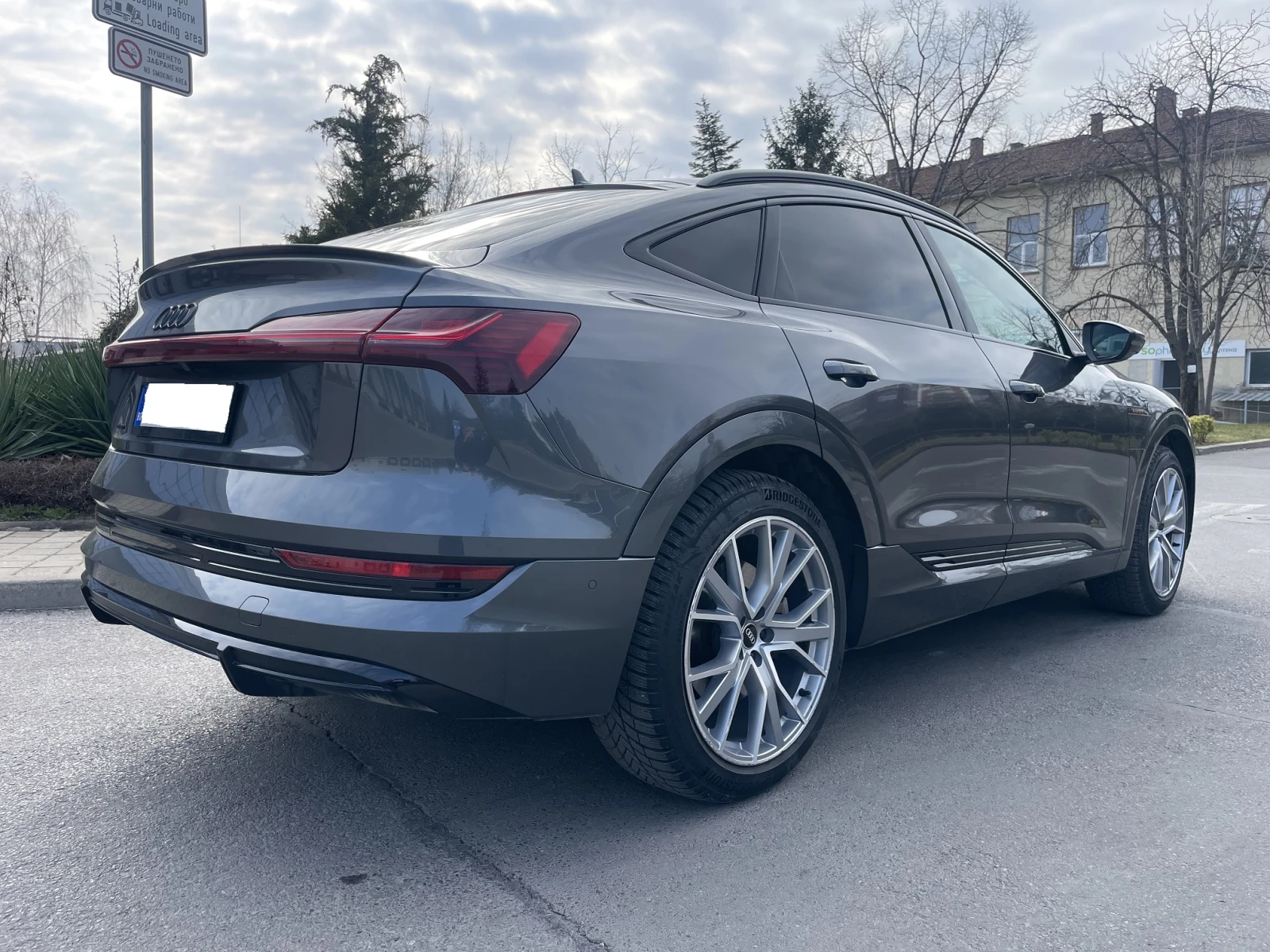 Audi E-Tron 55 Sportback S-Line, снимка 4 - Автомобили и джипове - 53908198