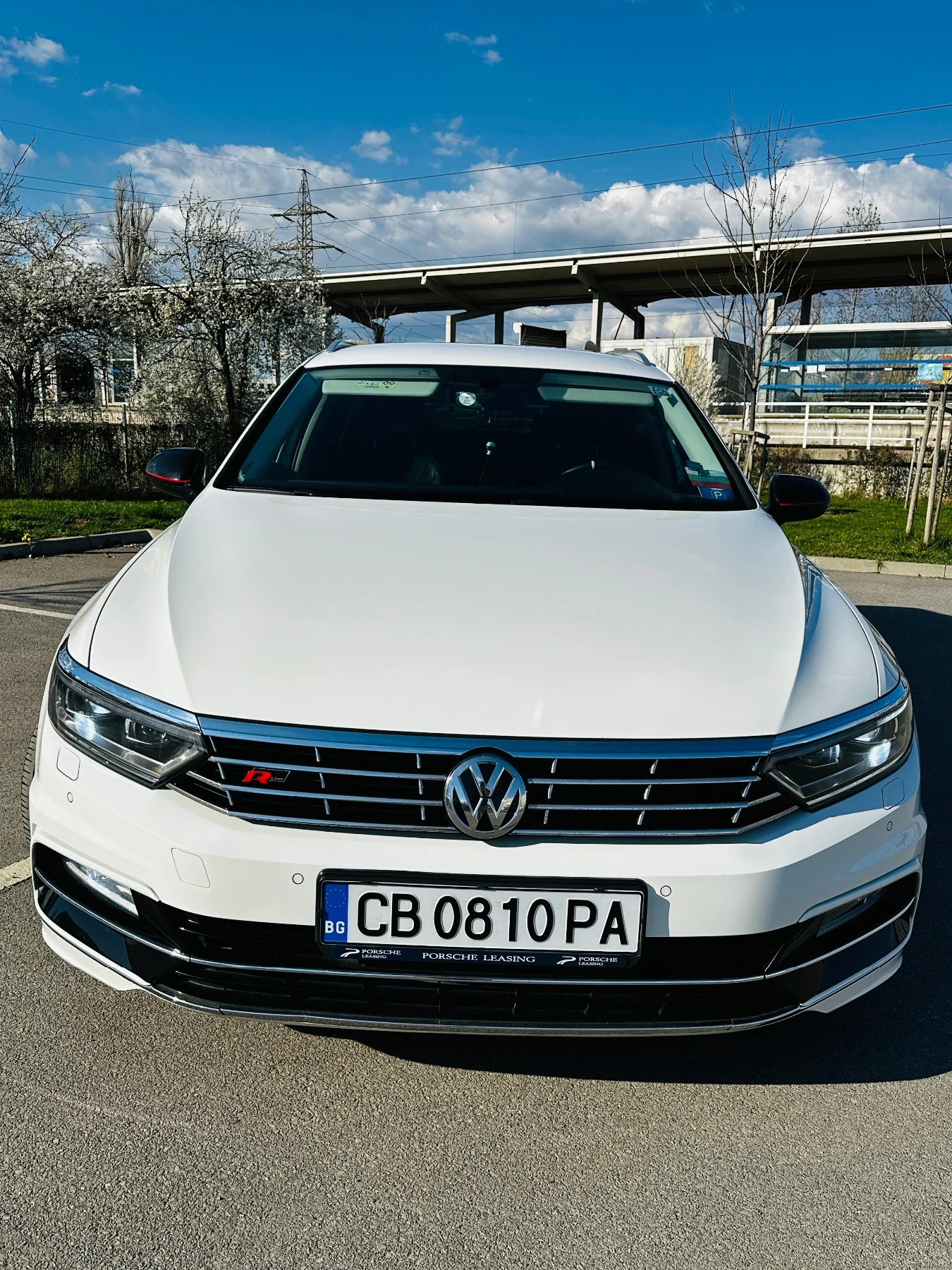 VW Passat R-Line / Highline / Обслужен / Нов съединител , снимка 9 - Автомобили и джипове - 54161758