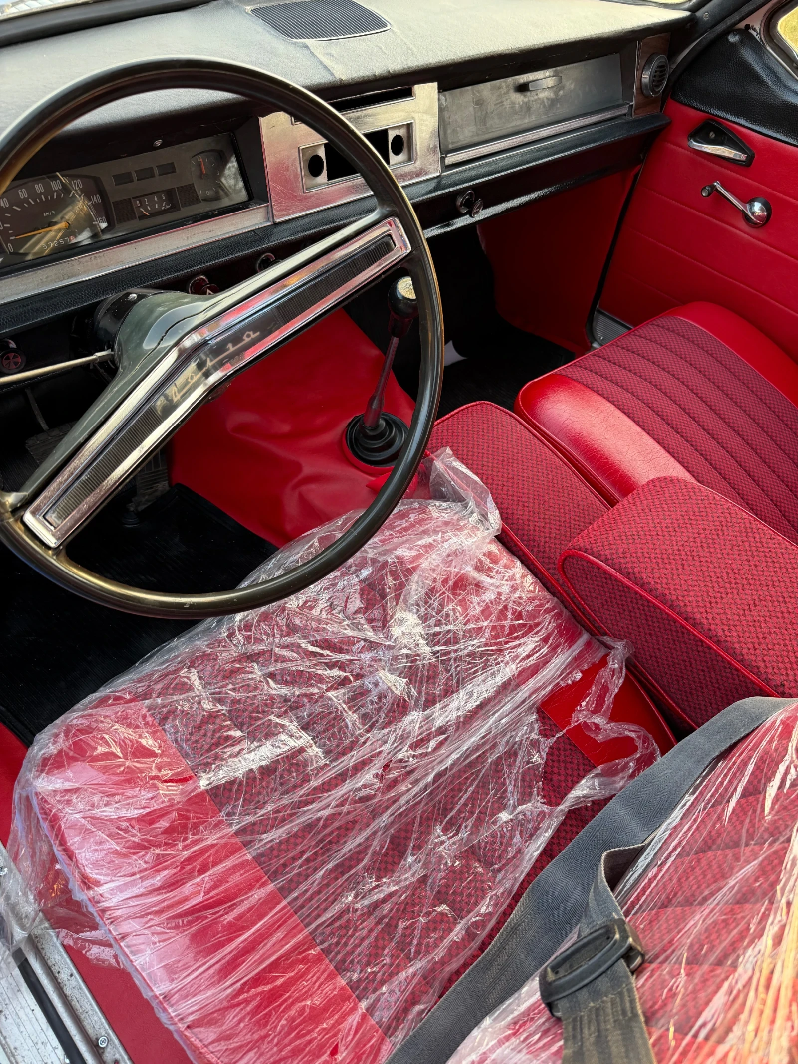 Volga 24 Нов салон док. Отлична 