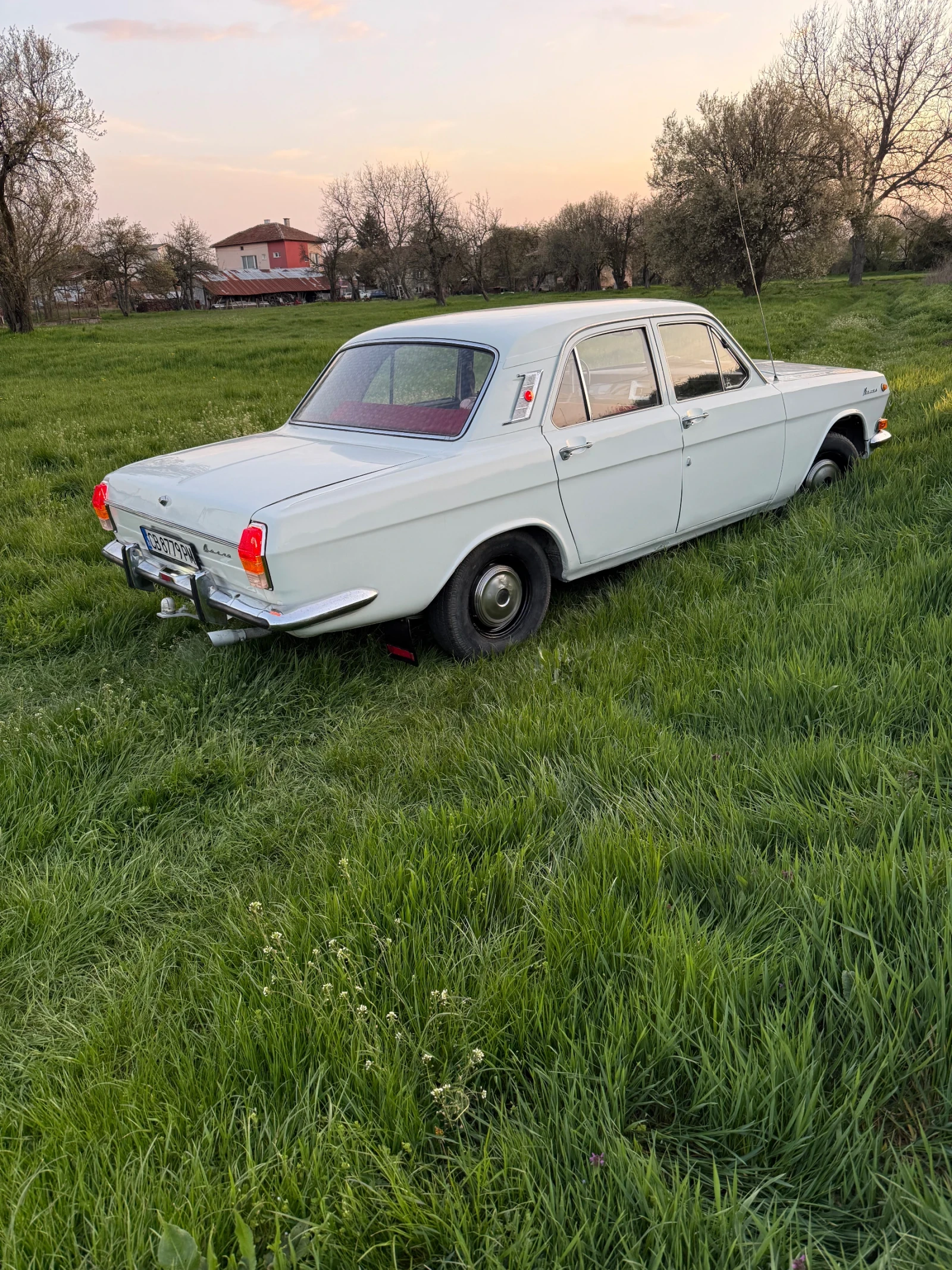 Volga 24 Нов салон док. Отлична , снимка 13 - Автомобили и джипове - 54208205