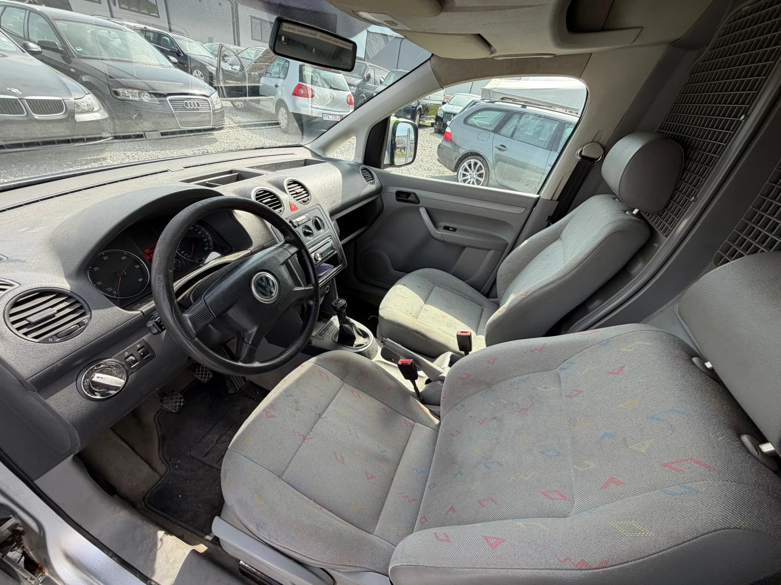 VW Caddy, снимка 7 - Автомобили и джипове - 54397324