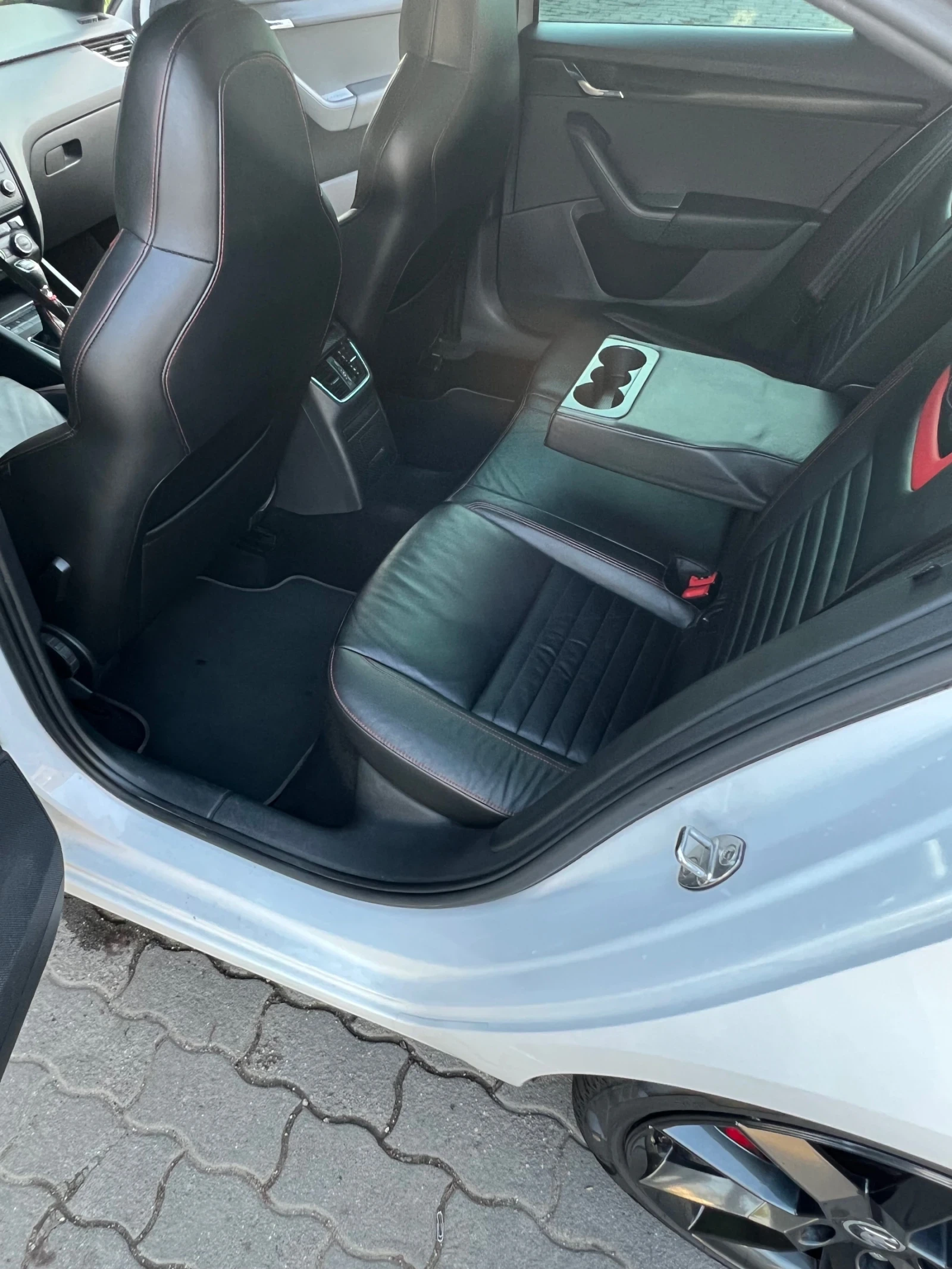 Skoda Octavia 2.0 TSI VRS , снимка 9 - Автомобили и джипове - 54682901