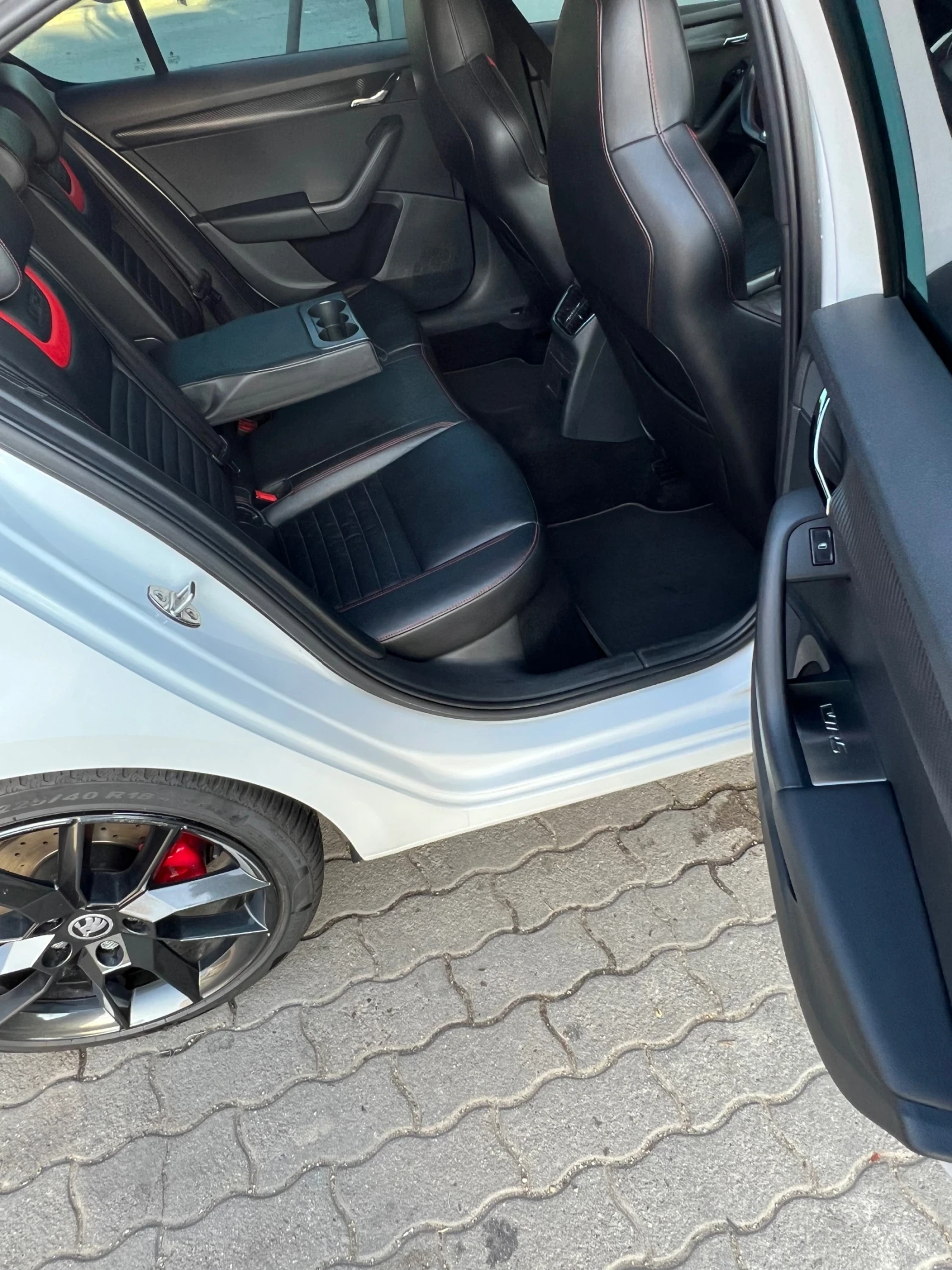 Skoda Octavia 2.0 TSI VRS , снимка 10 - Автомобили и джипове - 54682901