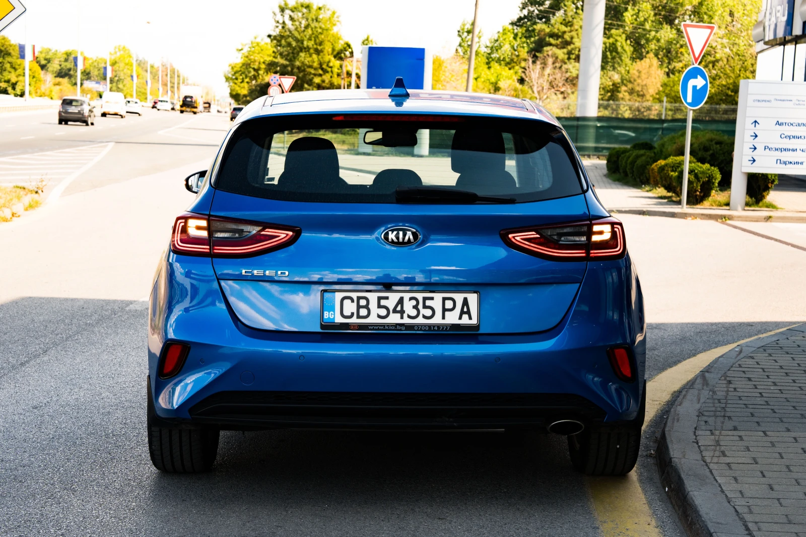 Kia Ceed 1.4 GDI 140p.s, снимка 6 - Автомобили и джипове - 54783892