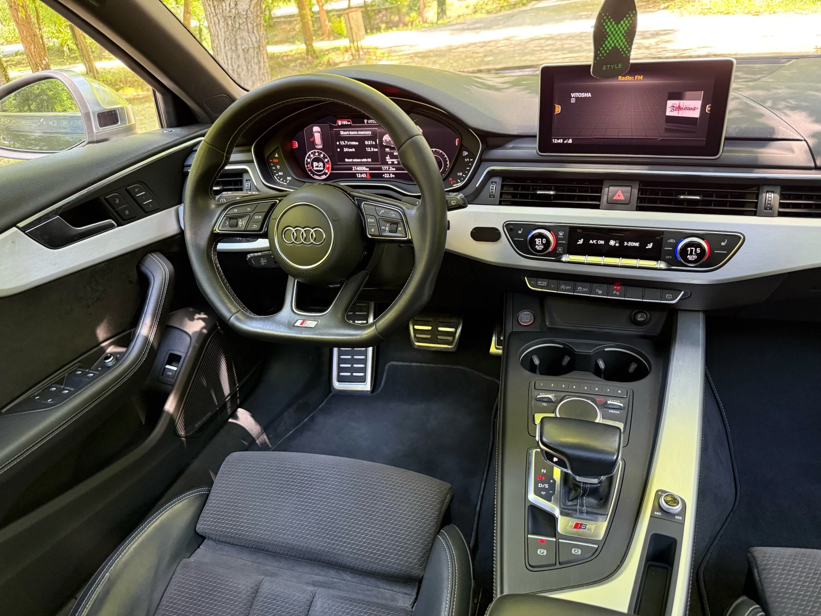 Audi S4 4X4* PANO* MATRIX* CAM360* B&O* DIST* FULL, снимка 7 - Автомобили и джипове - 54925084
