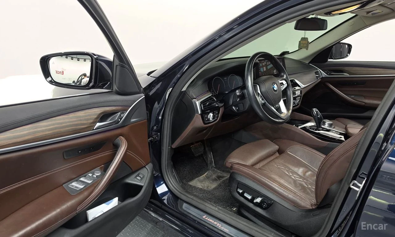 BMW 530 i xDrive Luxury Plus | ОБДУХВАНЕ | HEAD-UP | , снимка 9 - Автомобили и джипове - 54976905