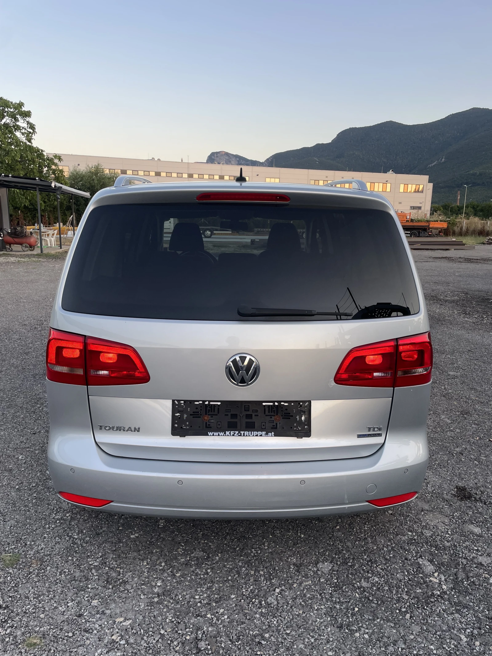 VW Touran TDI , снимка 5 - Автомобили и джипове - 55504761