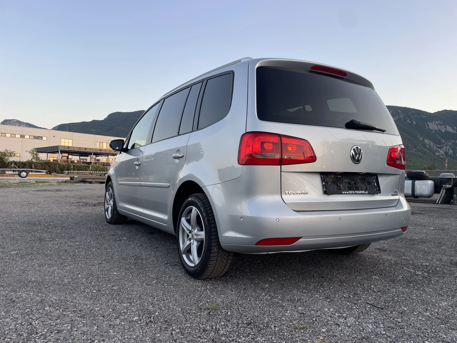 VW Touran TDI , снимка 4 - Автомобили и джипове - 55504761