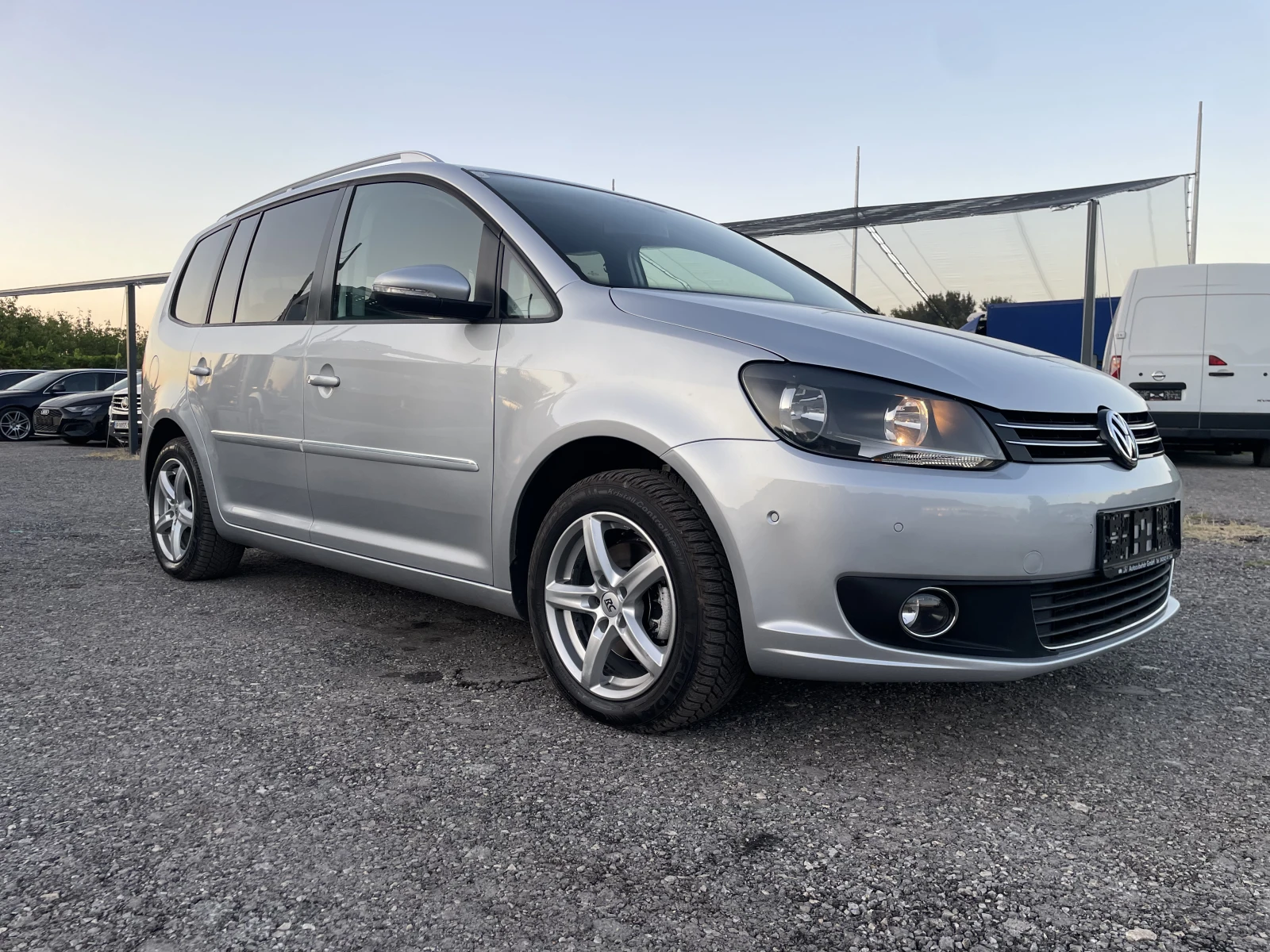 VW Touran TDI , снимка 2 - Автомобили и джипове - 55504761