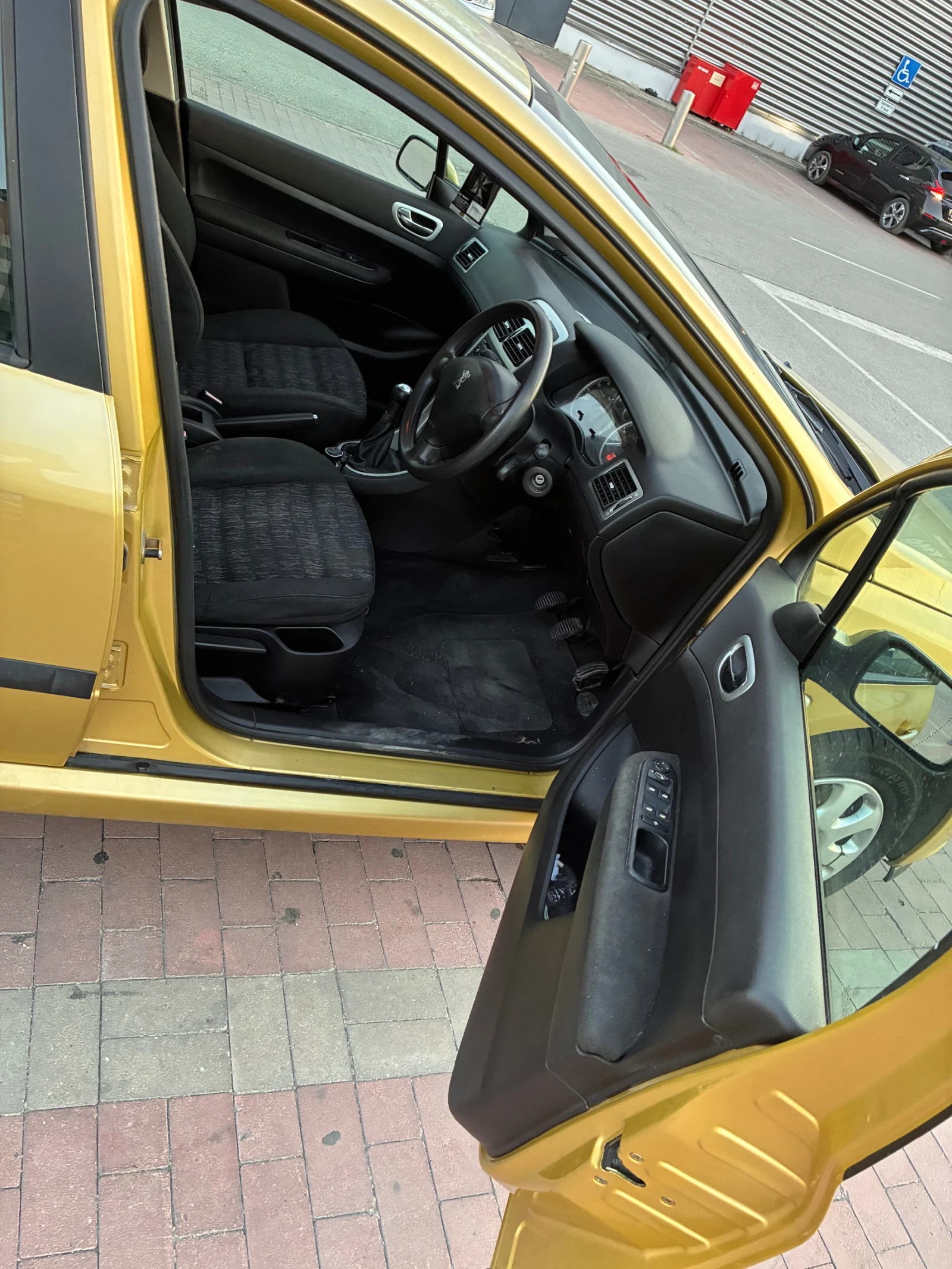Peugeot 307 1.4 i 75hp, снимка 5 - Автомобили и джипове - 55631544