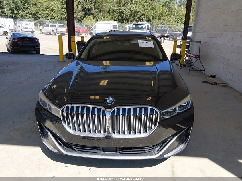 BMW 740 3.0l I xDrive, снимка 12 - Автомобили и джипове - 56103707