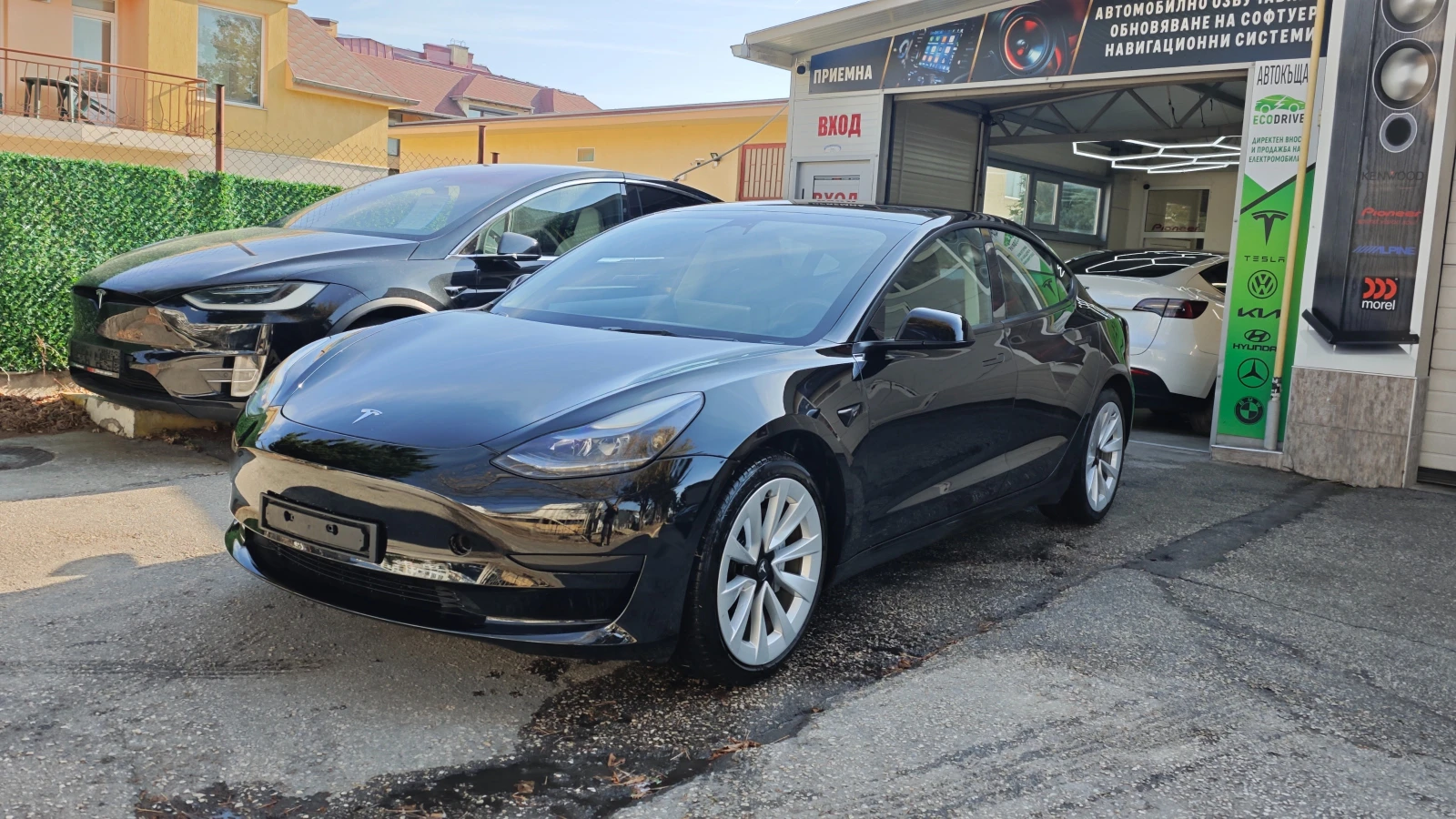 Tesla Model 3 SR LFP