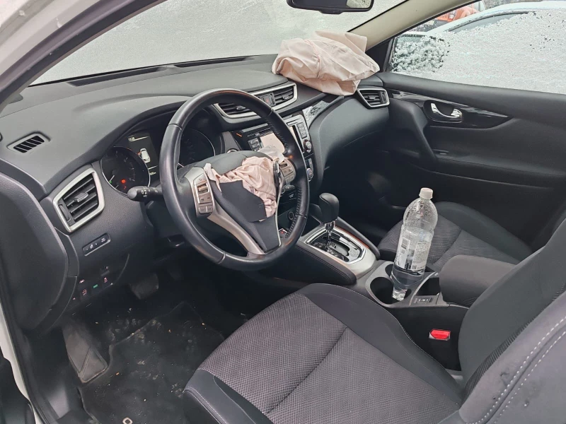 Nissan Qashqai 1.2i AVTOMAT, снимка 4 - Автомобили и джипове - 48067963