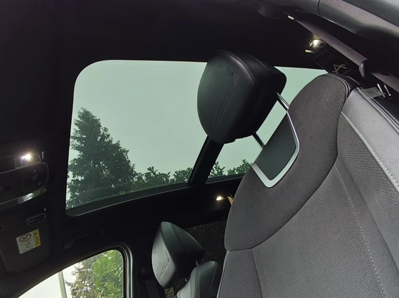 Hyundai Tucson LUXURY 20 TH ANNIVERSARY 1.6HEV/215HP/4X4/, снимка 10 - Автомобили и джипове - 53113745