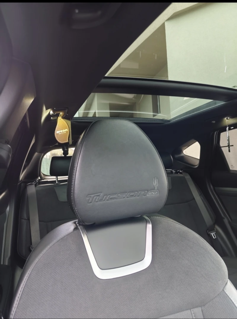 Hyundai Tucson LUXURY 20 TH ANNIVERSARY 1.6HEV/215HP/4X4/, снимка 17 - Автомобили и джипове - 53113745