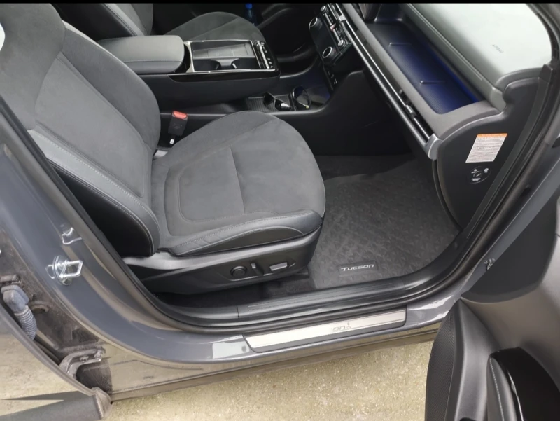 Hyundai Tucson LUXURY 20 TH ANNIVERSARY 1.6HEV/215HP/4X4/, снимка 14 - Автомобили и джипове - 53113745