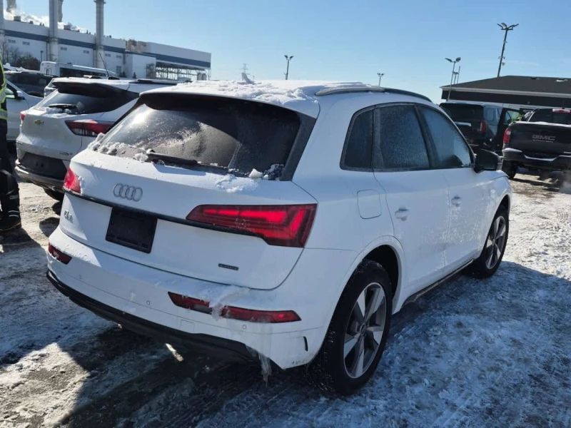 Audi Q5 * KOMFORT * 2 КЛЮЧА * ПОДГРЕВИ * CARFAX, снимка 3 - Автомобили и джипове - 53529657