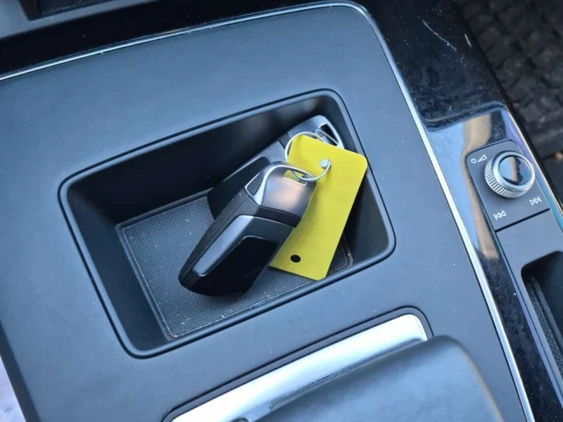 Audi Q5 * KOMFORT * 2 КЛЮЧА * ПОДГРЕВИ * CARFAX, снимка 8 - Автомобили и джипове - 53529657