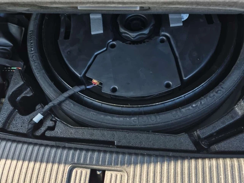 Audi Q5 * KOMFORT * 2 КЛЮЧА * ПОДГРЕВИ * CARFAX, снимка 14 - Автомобили и джипове - 53529657