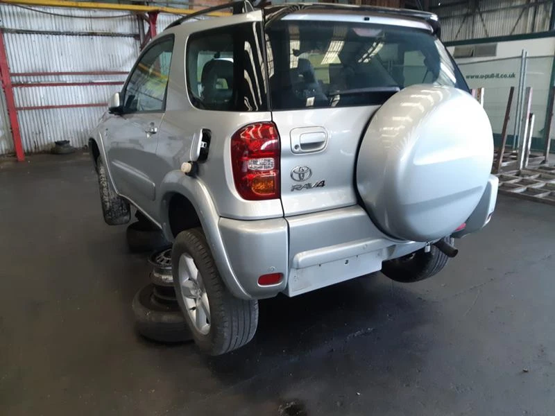 Toyota Rav4 2.0ЧАСТИ, снимка 2 - Автомобили и джипове - 21473672