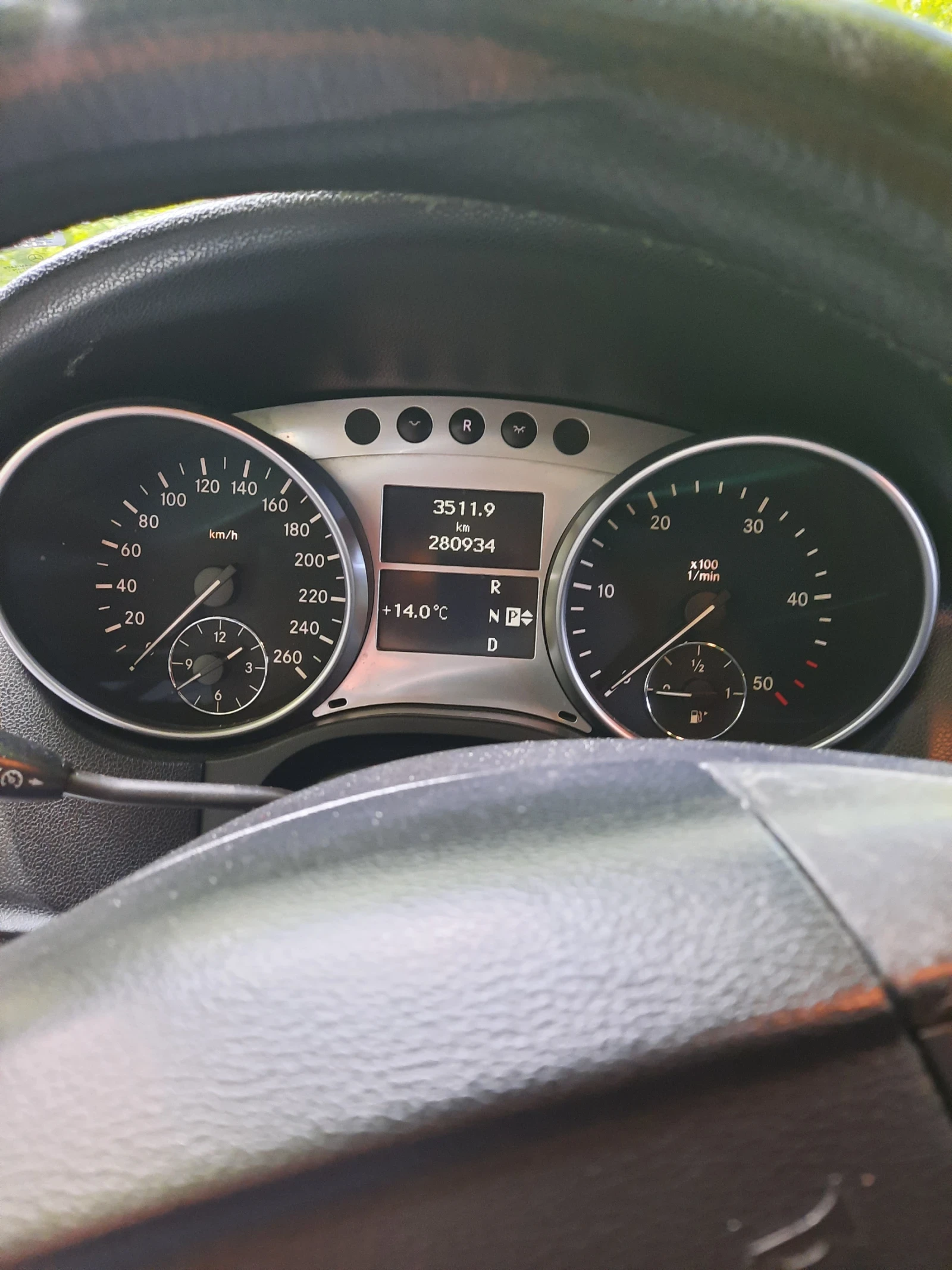 Mercedes-Benz ML 320  - изображение 8