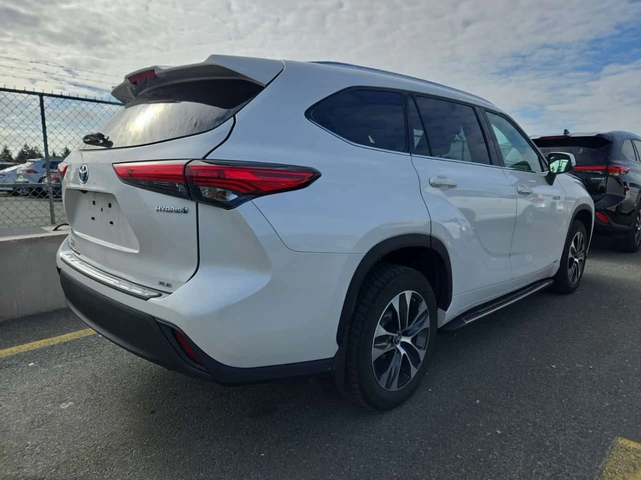 Toyota Highlander HYBRID XLE | ШИБИДАХ  | 2 КЛЮЧА | CARFAX, снимка 3 - Автомобили и джипове - 53940306