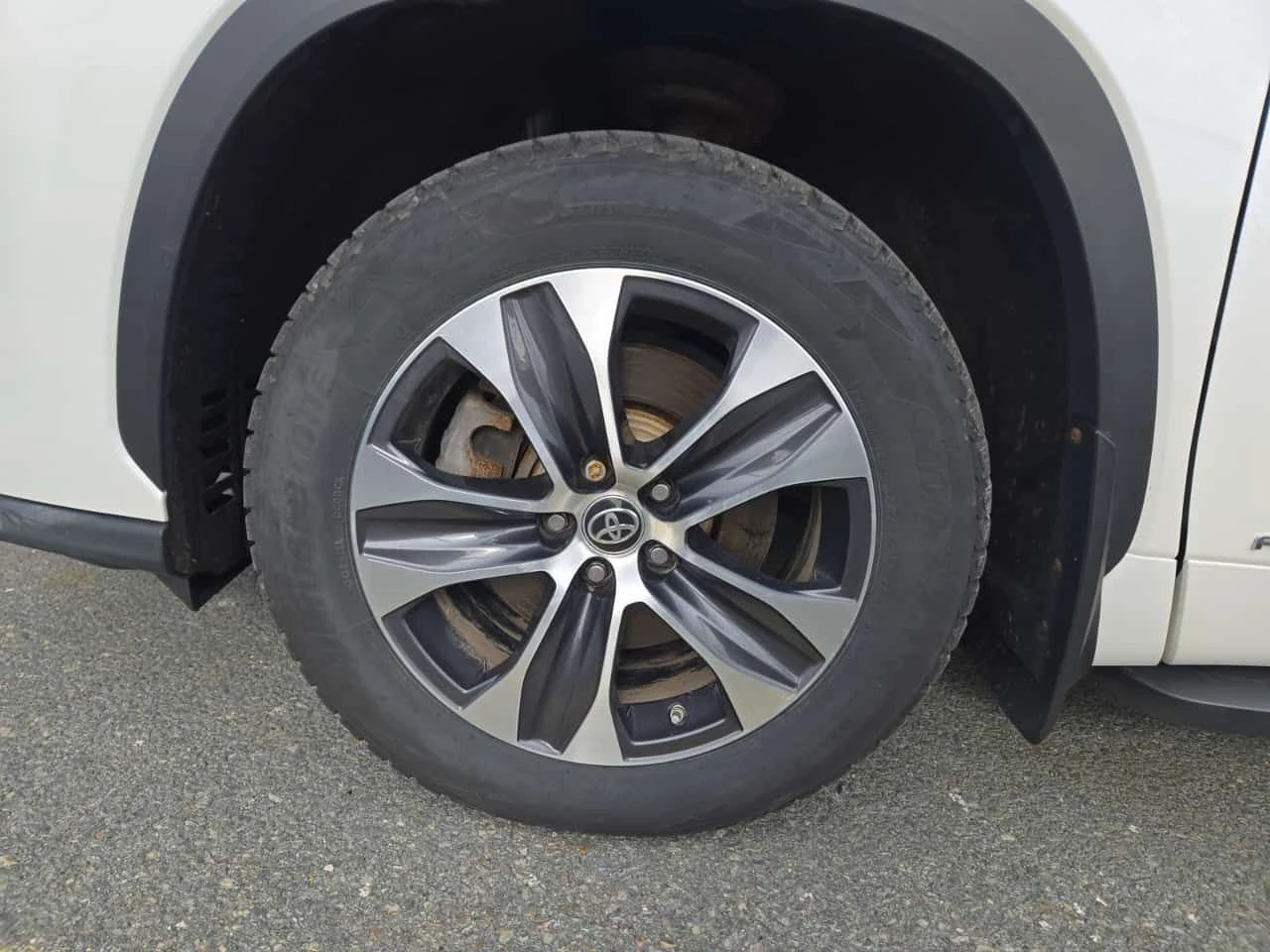 Toyota Highlander HYBRID XLE | ШИБИДАХ  | 2 КЛЮЧА | CARFAX, снимка 6 - Автомобили и джипове - 53940306