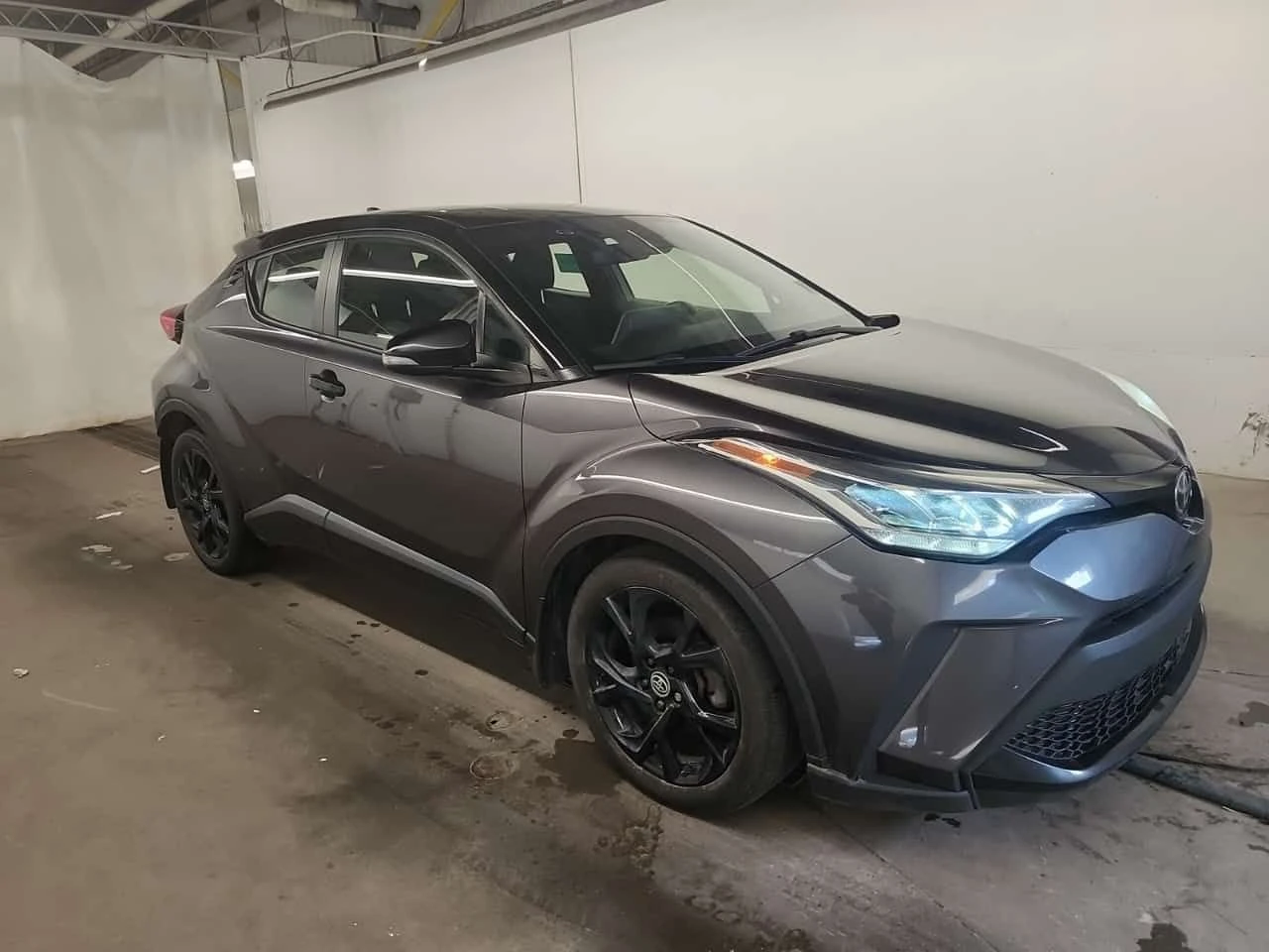 Toyota C-HR * LE * ДВА КЛЮЧА* ГЛАВНО ПРЕДСТАВИТЕЛСТВО* , снимка 3 - Автомобили и джипове - 54043537