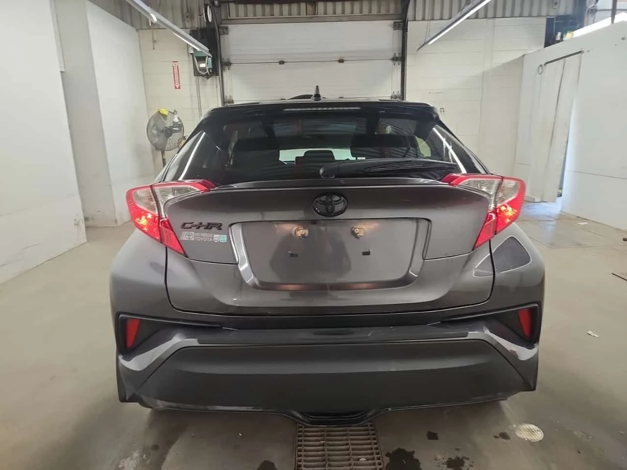 Toyota C-HR * LE * ДВА КЛЮЧА* ГЛАВНО ПРЕДСТАВИТЕЛСТВО* , снимка 6 - Автомобили и джипове - 54043537